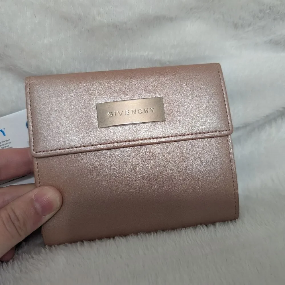 Givenchy hue comes